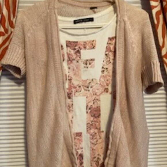 "Beautiful" written in floral letters on a white XL Muscle tee,  100% Cotton - Picture 7 of 8